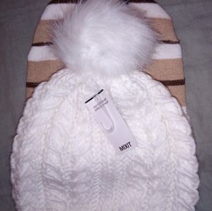 NEW Set of two cozy warm ladies winter pom pom hats NWT one size *** great gift